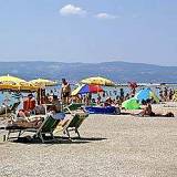 Ferienwohnungen und Zimmer Omiš 6834, Omiš - Nächster Strand