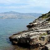 Dom Uvala Prapratna 5495, Uvala Prapratna (Brač) - Najbliższa plaża