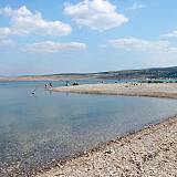 Ferienwohnungen Starigrad 7042, Starigrad - Nächster Strand