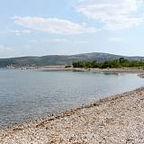 Ferienwohnungen Starigrad 7042, Starigrad - Nächster Strand