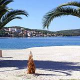 Апартаменты и комнаты Trogir 16266, Trogir - Ближайший пляж