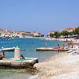 Apartamentos y habitaciones Primošten 4273, Primošten - Playa más cercana