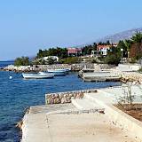 Ferienwohnungen Starigrad 16883, Starigrad - Nächster Strand