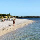 Apartmaji in sobe Valbandon 17388, Valbandon - Najbližja plaža