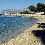 Ferienwohnungen Mirca 3872, Mirca (Brač) - Nächster Strand